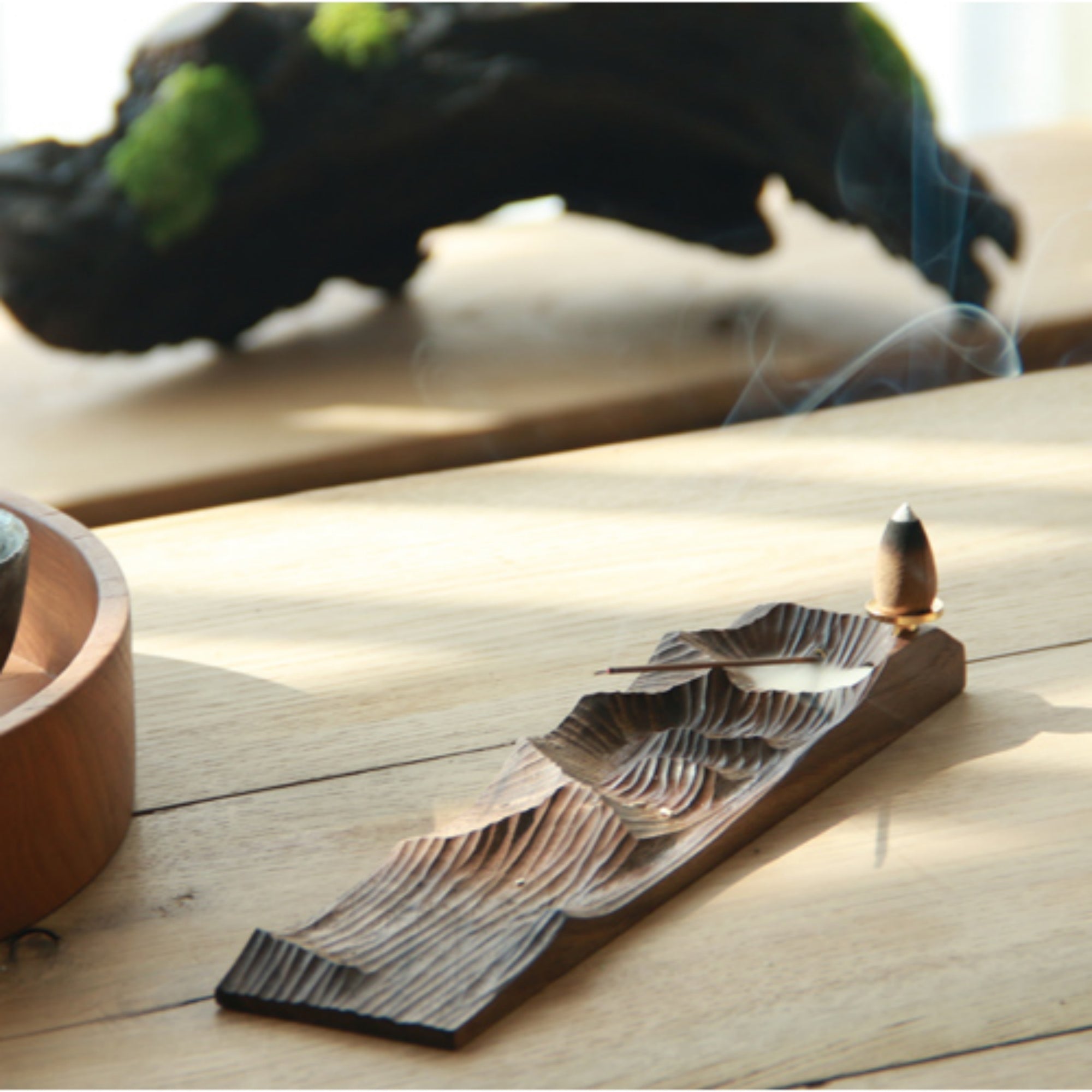 QiLing Aura Solid Wood Hand-Carved Cloud Waterfall Incense Holder