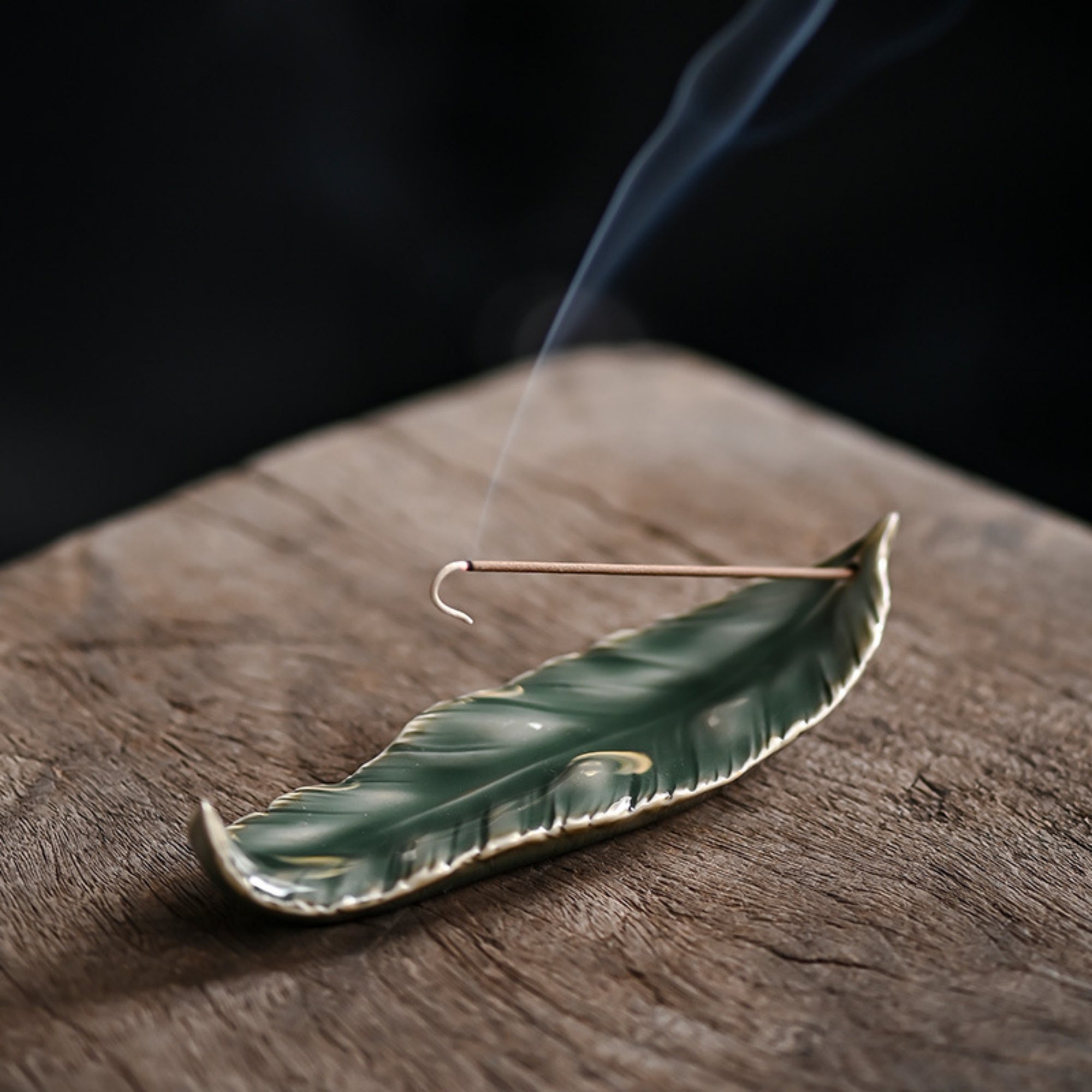 QiLing Aura Feather-Shaped Handmade Ceramic Incense Holder