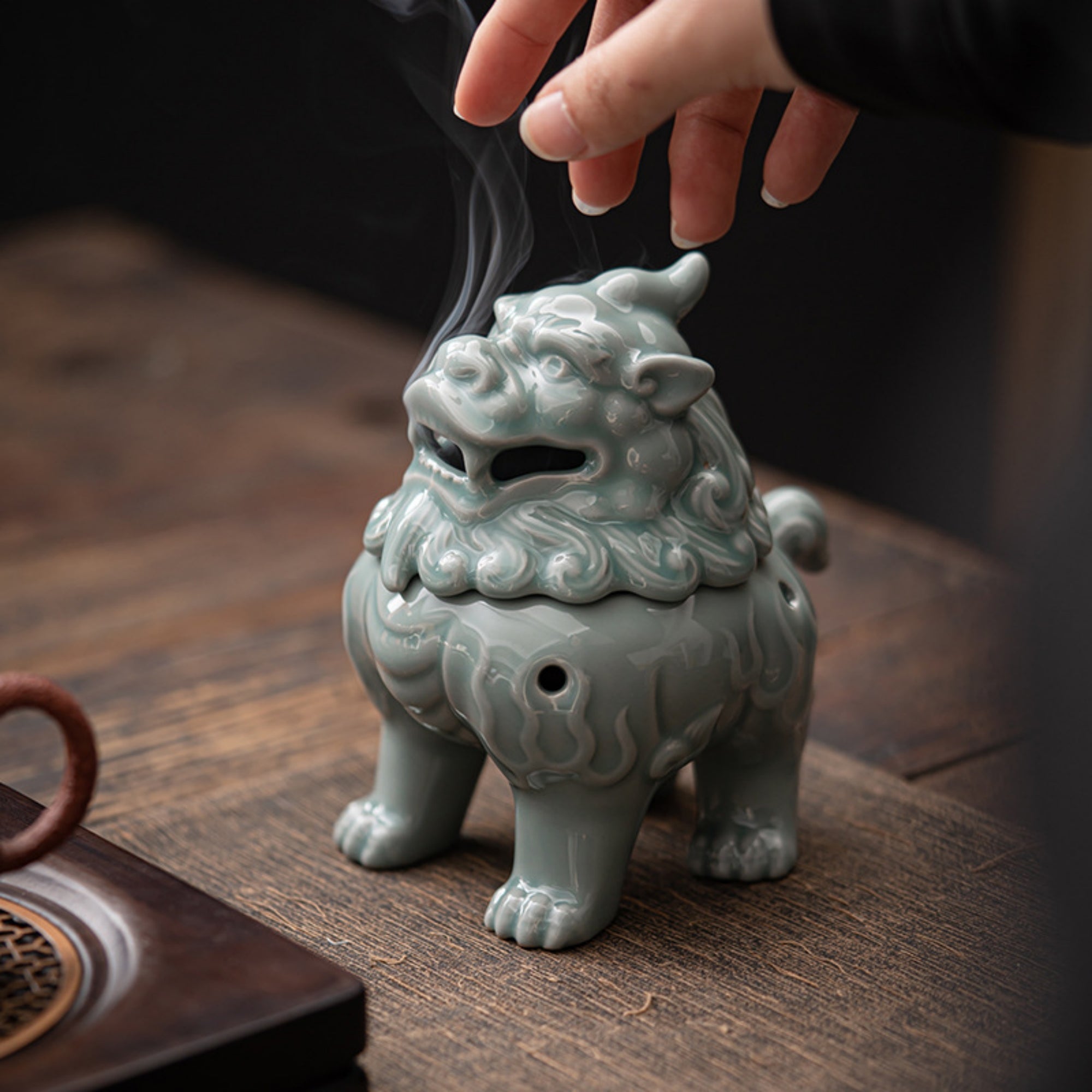 QiLing Aura Yue Kiln Suanni Ceramic Incense Burner