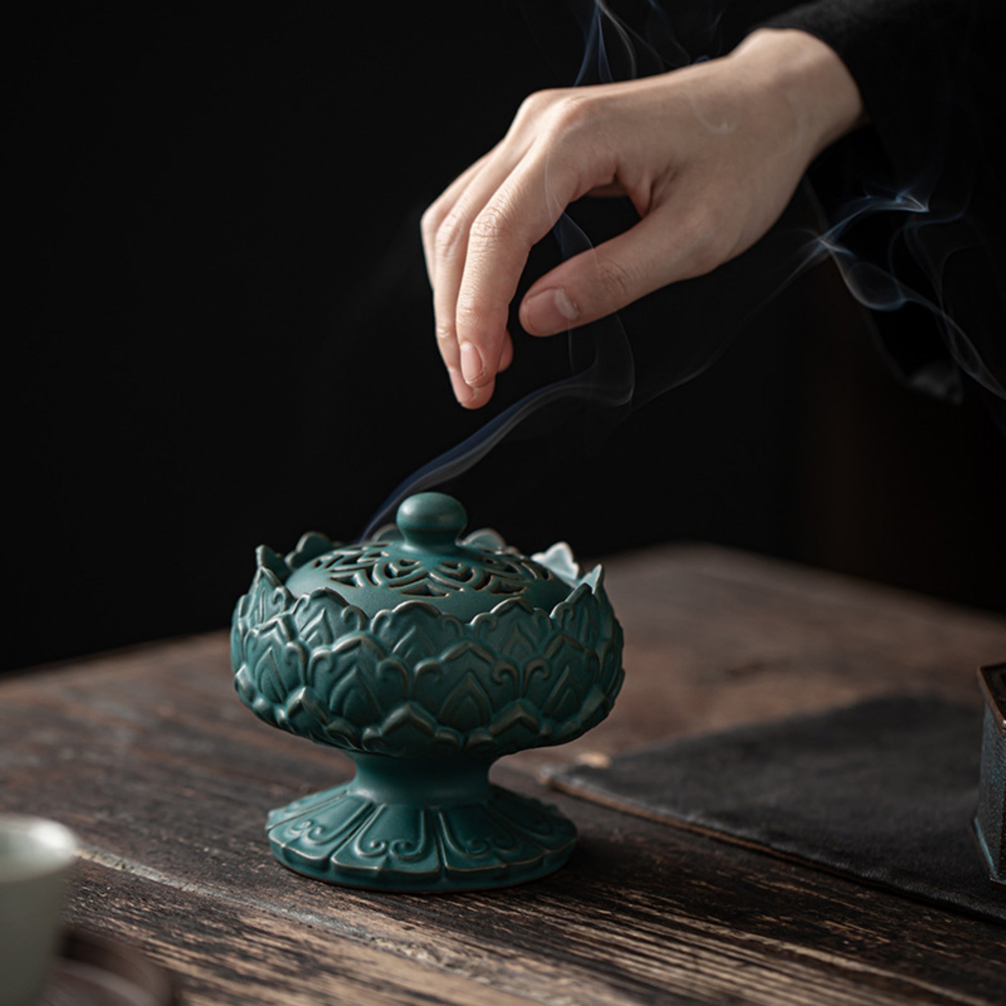 QiLing Aura Lotus Platform Ceramic Incense Burner