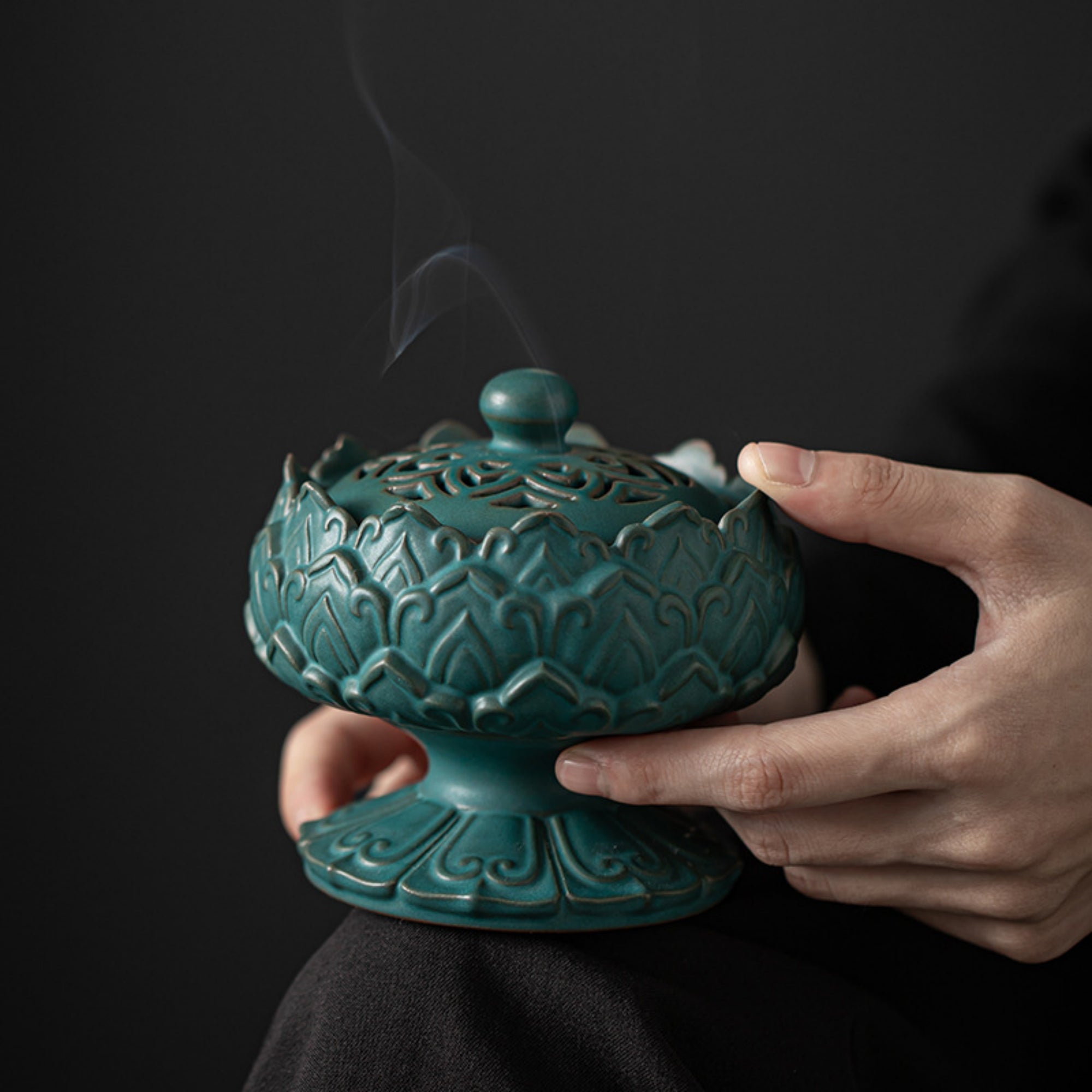 QiLing Aura Lotus Platform Ceramic Incense Burner