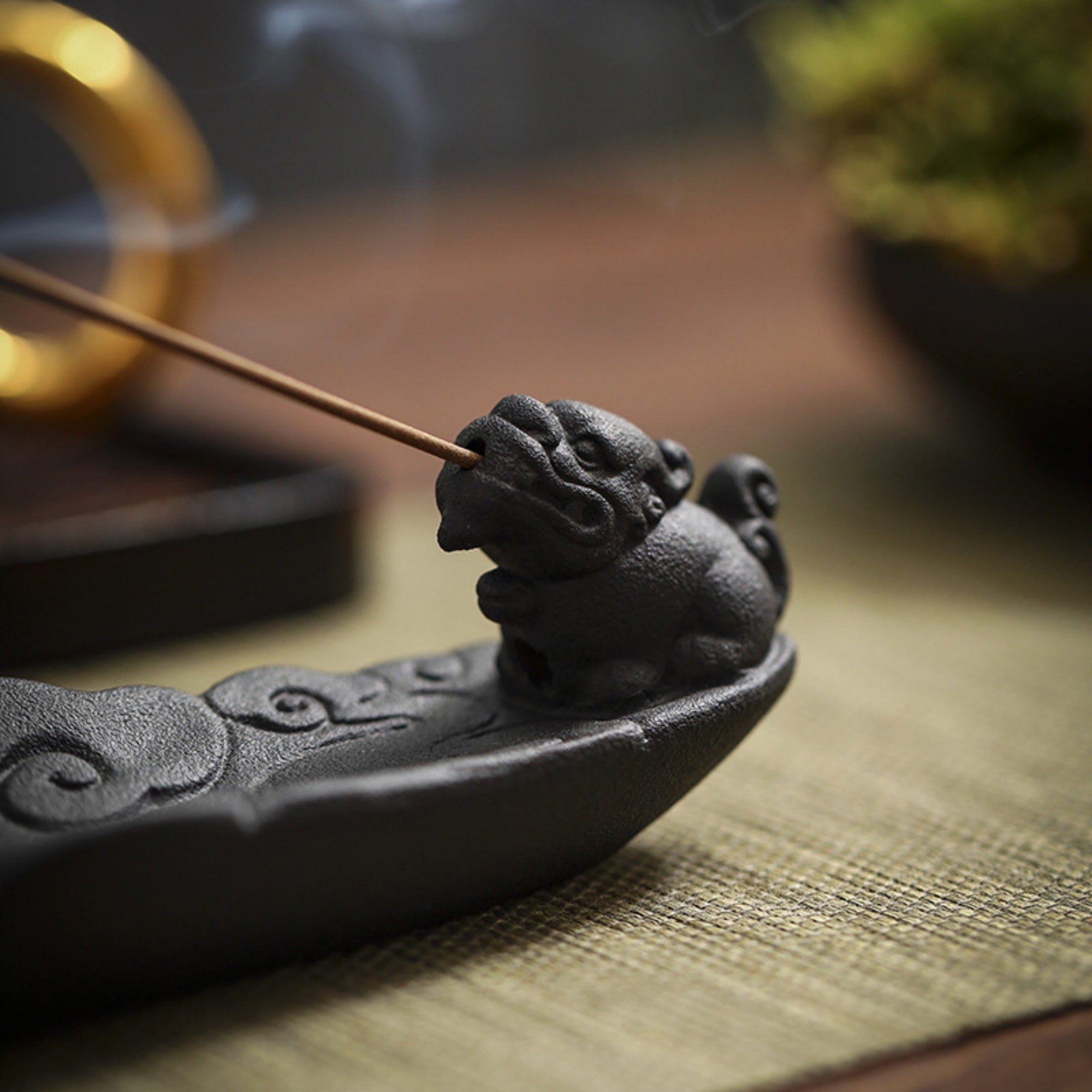 QiLing Aura Pi Xiu Cloud Ceramic Incense Holder