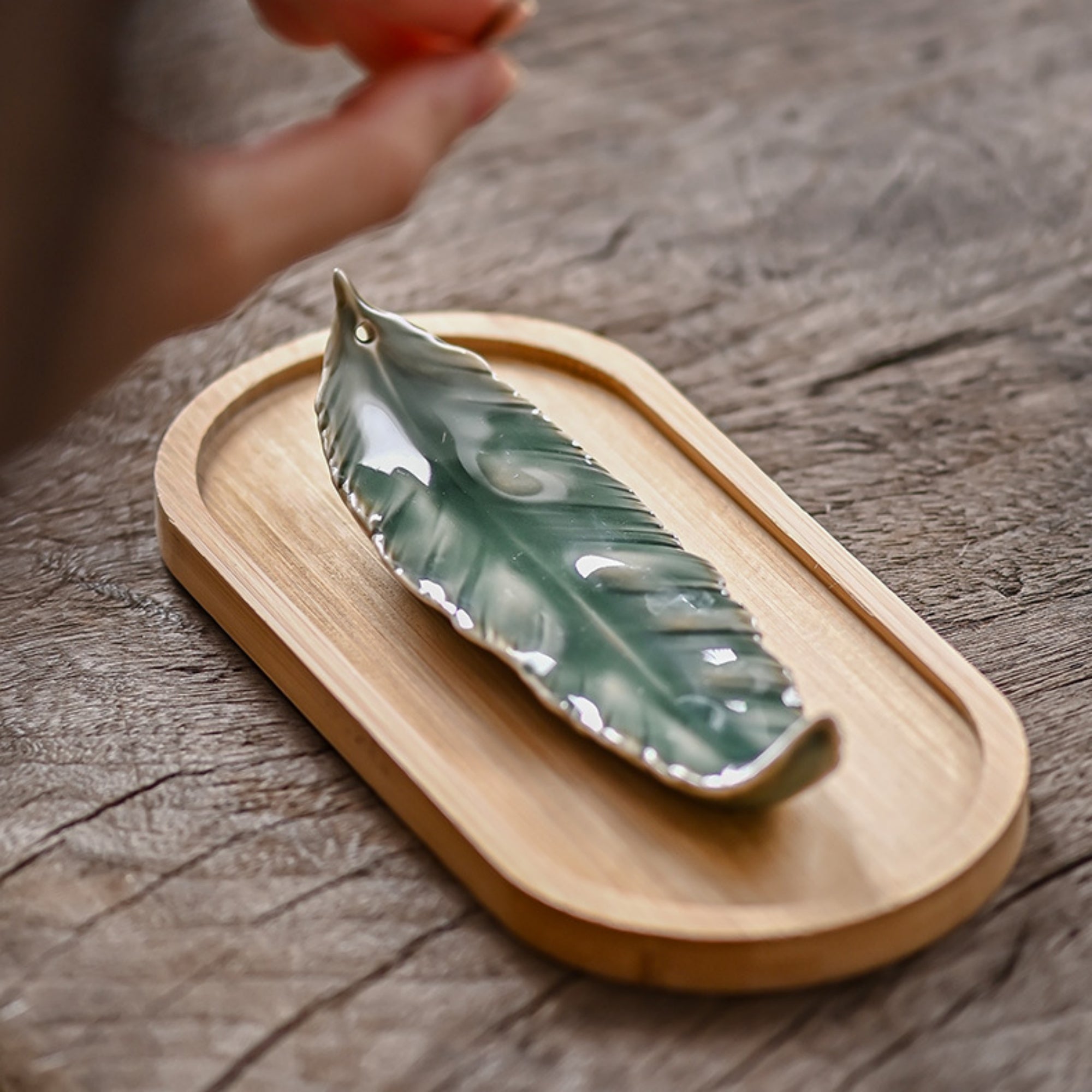 QiLing Aura Feather-Shaped Handmade Ceramic Incense Holder