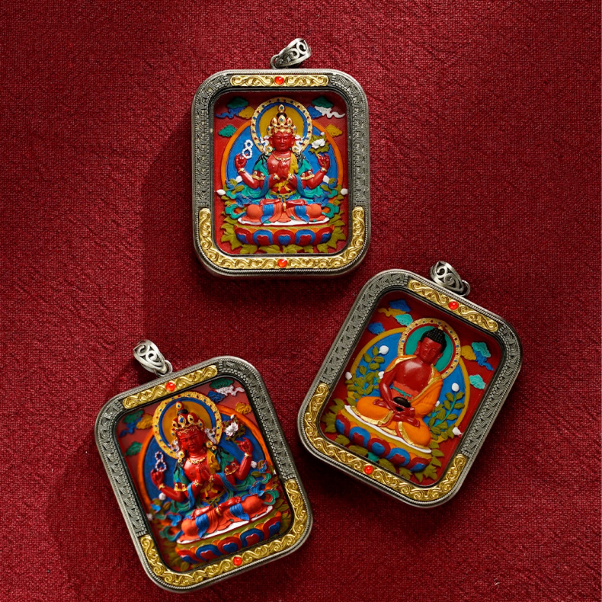 QiLing Aura Hand-Painted Thangka Buddha Pendant (Ga Wu Box)