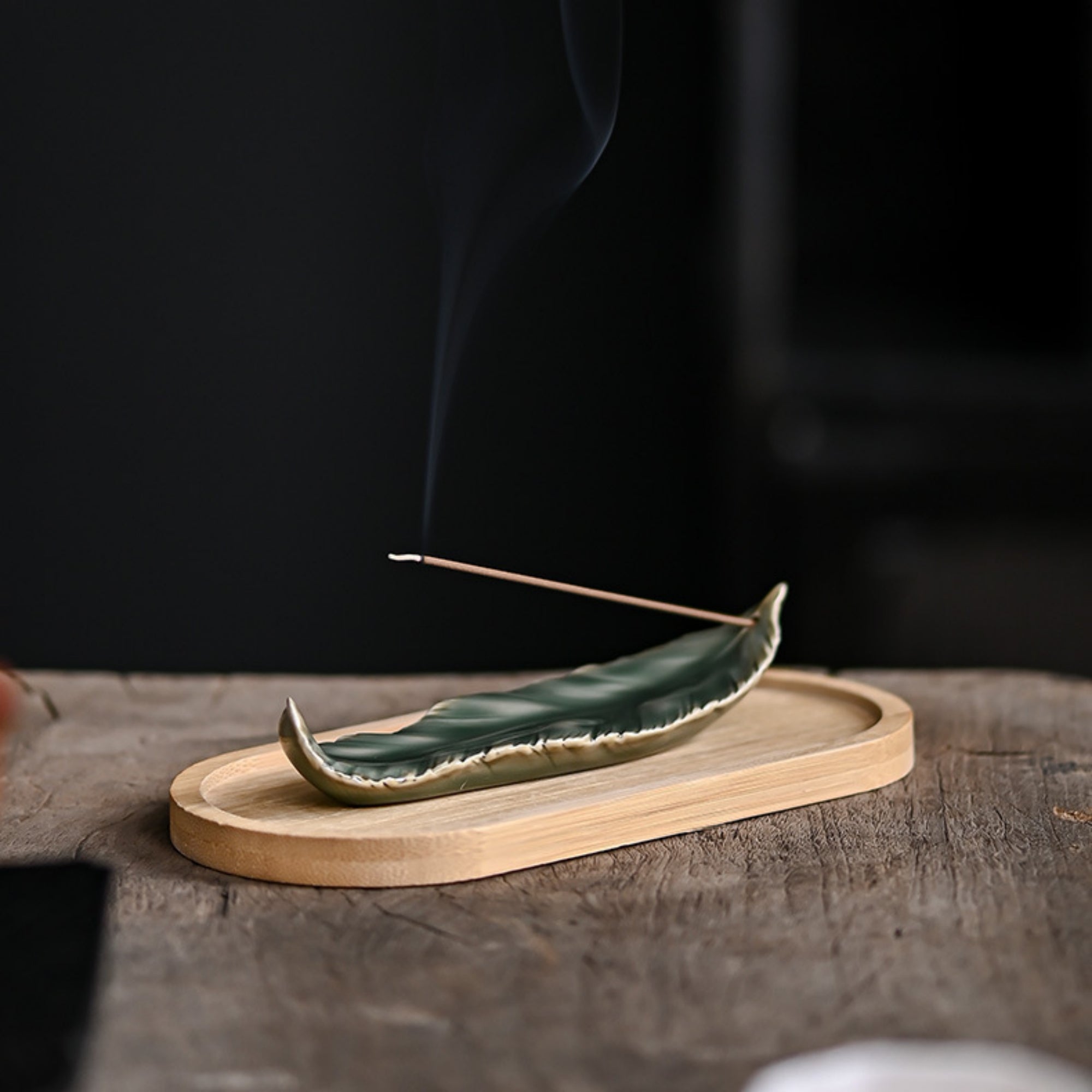 QiLing Aura Feather-Shaped Handmade Ceramic Incense Holder